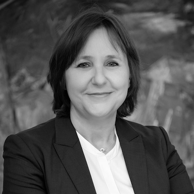 Dña. María Lladró